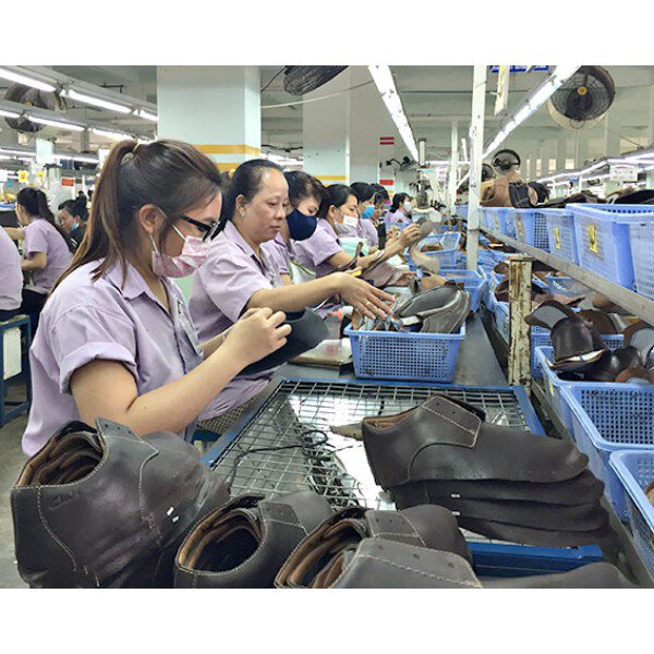 Vai trò của máy hút ẩm công nghiệp trong ngành da giày