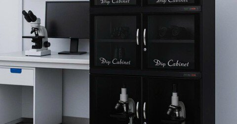 Bảo Quản Thiết Bị Quang Học Trong Thí Nghiệm Và Nghiên Cứu: Giải Pháp Hoàn Hảo Với Tủ Chống Ẩm Digi-Cabi DHC-1200
